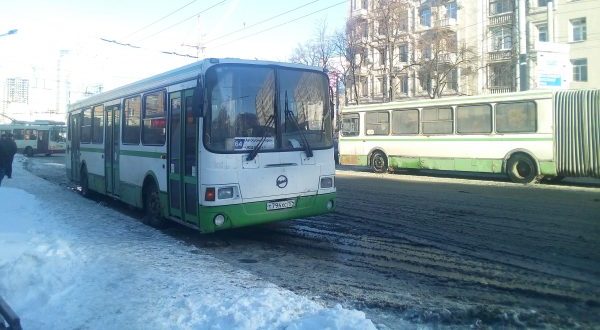 Ревизоры установили, что автобусный парк Челябинска был заправлен ядовитым топливом. Содержание серы превышало норму на 7000%
